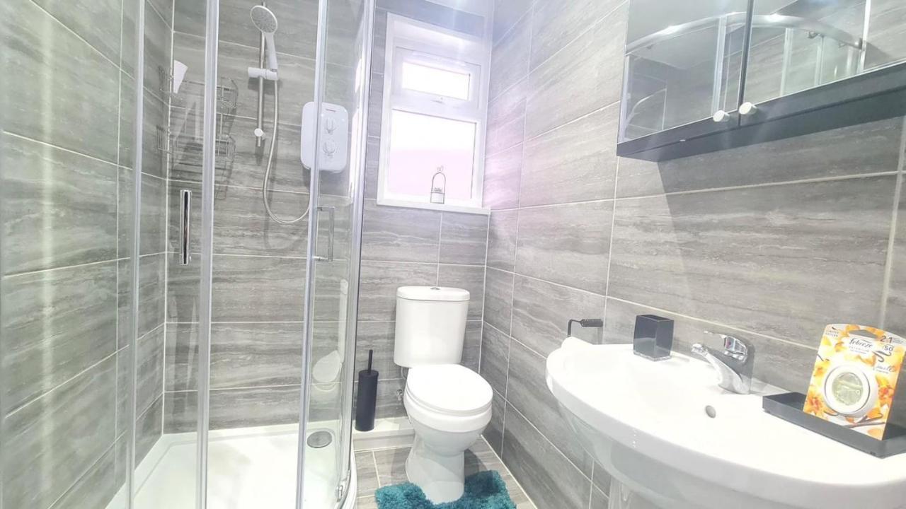 Deluxe Private Room In Manor Park London Luaran gambar
